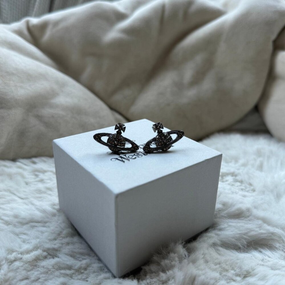 Vivienne Westwood Mini Bas Relief Earrings